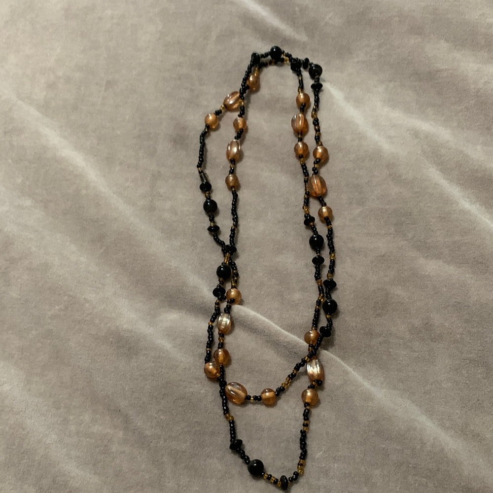 Source Unknown Elegant Black and Brown Necklace